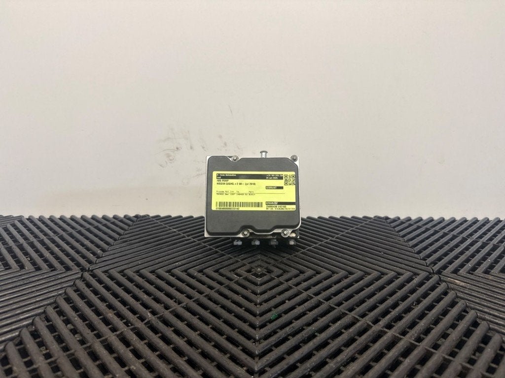 BLOC ABS (FREINS ANTI-BLOCAGE) Nissan Qashqai (J10), Robert Bosch AG, Utilisé, Robert-Bosch-Allee 1
74232  Abstatt, DE, Engineering@bosch.com