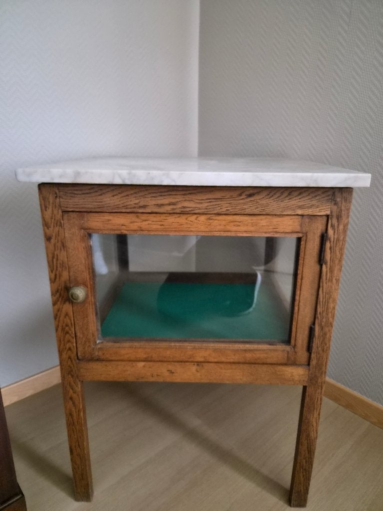 Antiek kastje met marmer, Enlèvement