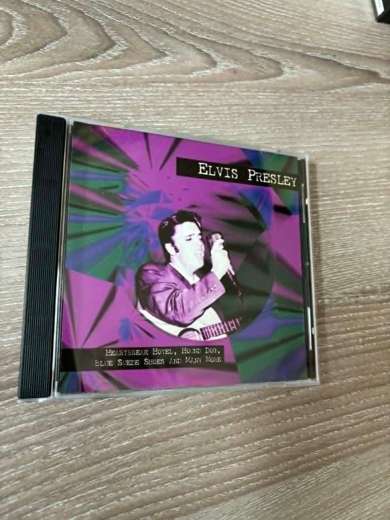 Elvis cd, Elvis Presley, Mag weg voor slechts 2 euro., CD & DVD, CD | Rock, Enlèvement ou Envoi, Comme neuf, Rock 'n' roll