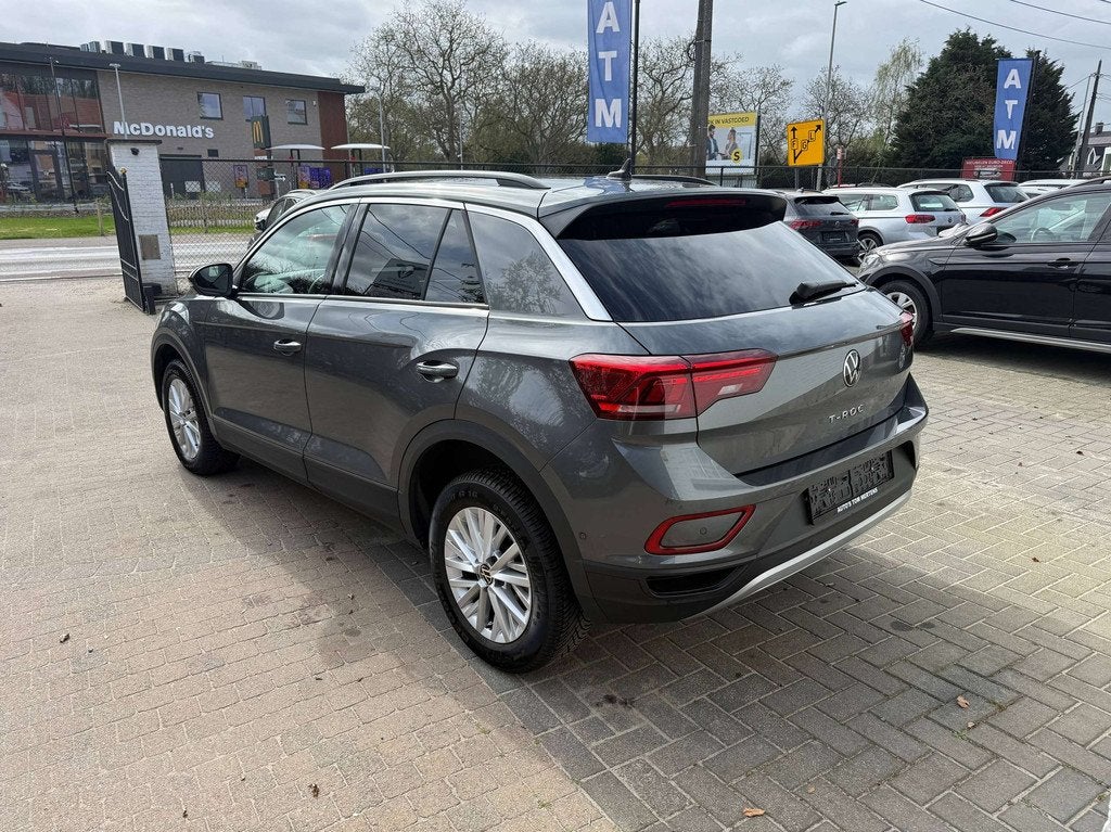 Volkswagen T-Roc T-Roc 1.5 TSI Style Business DSG (bj 2024), 4 cilinders, https://public.car-pass.be/vhr/e431ba28-a415-4bb2-b185-65af35a41c40