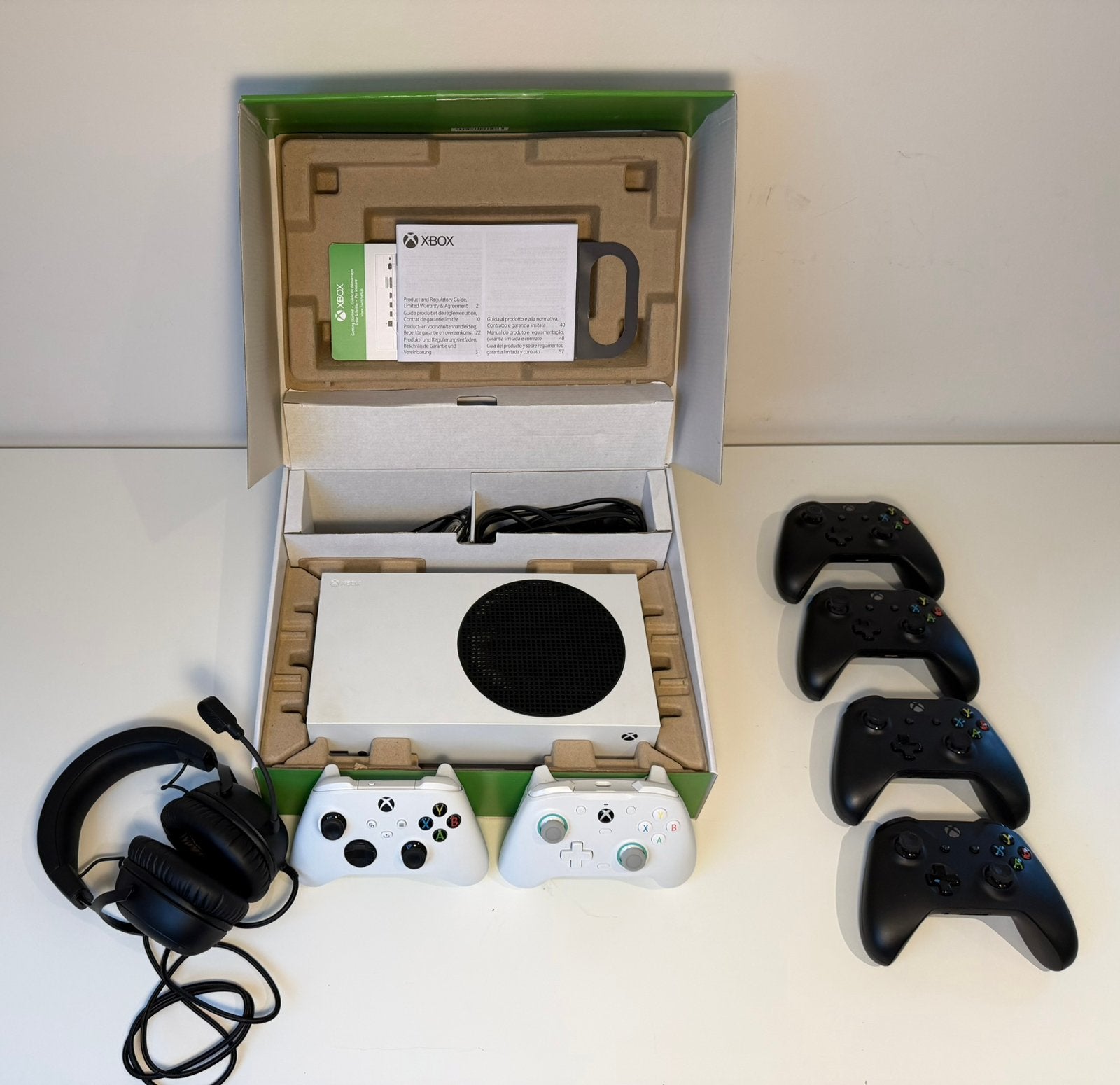 Xbox series S gaming set (+ 4 gratis xbox controllers zwart), Consoles de jeu & Jeux vidéo, Consoles de jeu | Xbox Series X & S