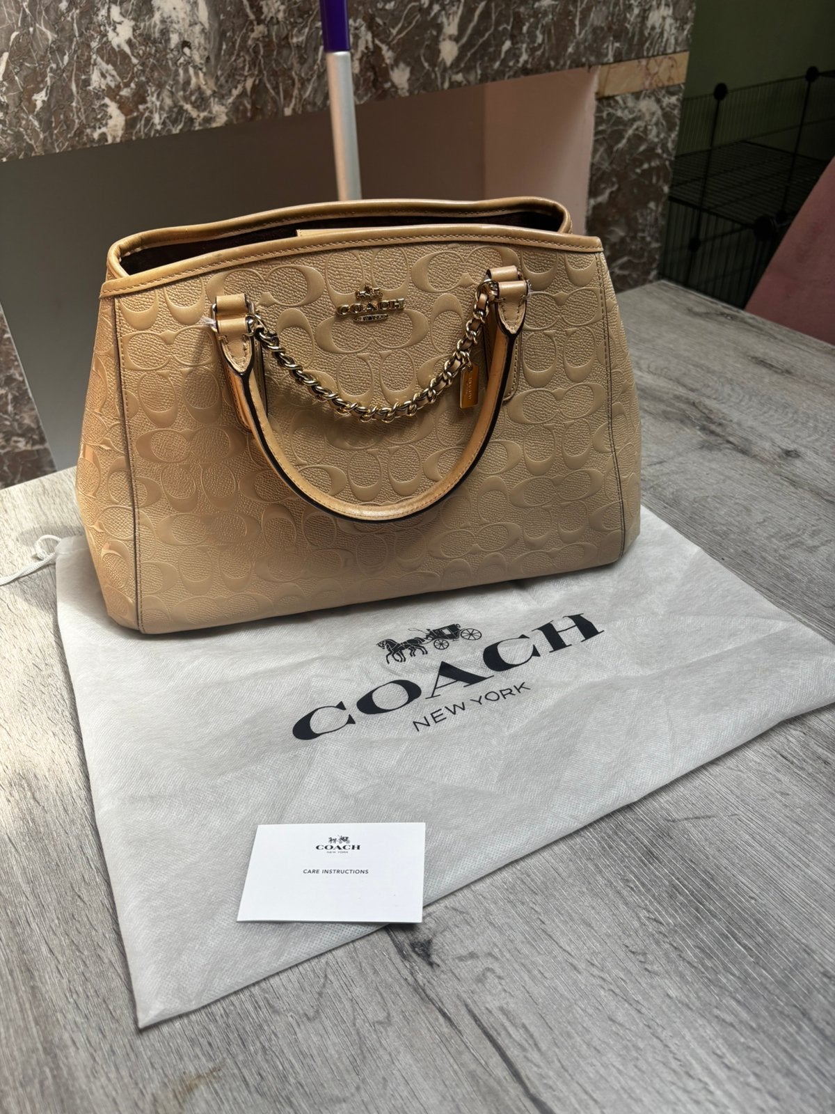 Sac signé Coach Margot, Bijoux, Sacs & Beauté, Enlèvement ou Envoi, Comme neuf