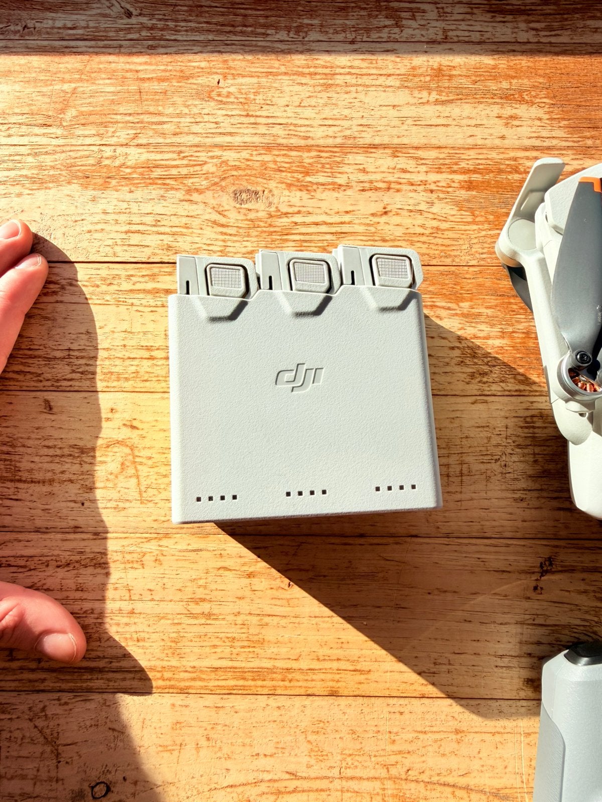 DJI Mini 4 Pro fly more combo, Audio, Tv en Foto, Cameradrone, 5 tot 10 kilometer, Nieuw, Ophalen of Verzenden