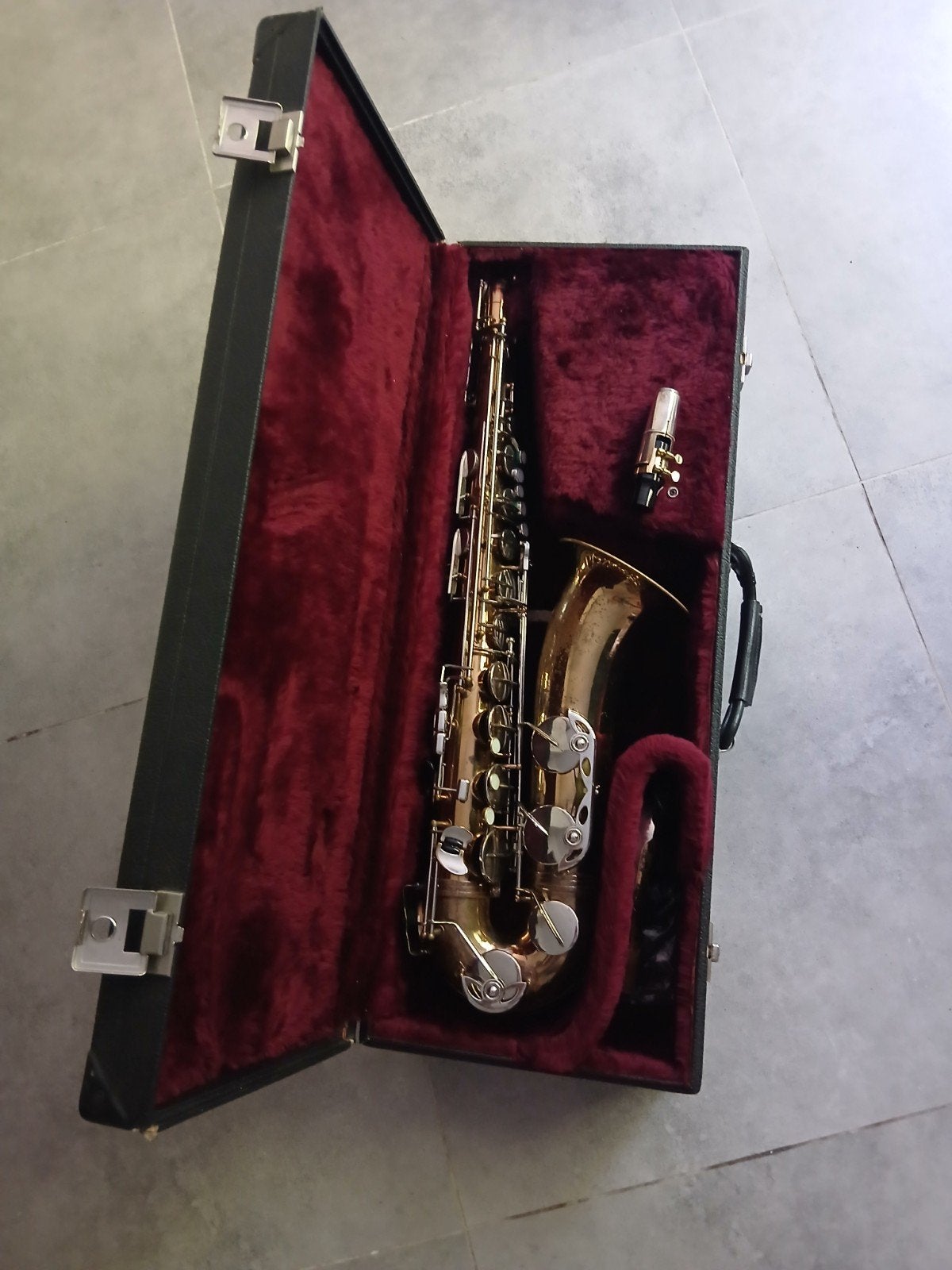Saxofoon Vito-Jupiter Tenor, Musique & Instruments, Instruments à vent | Saxophones, Utilisé, Ténor, Avec valise, Enlèvement