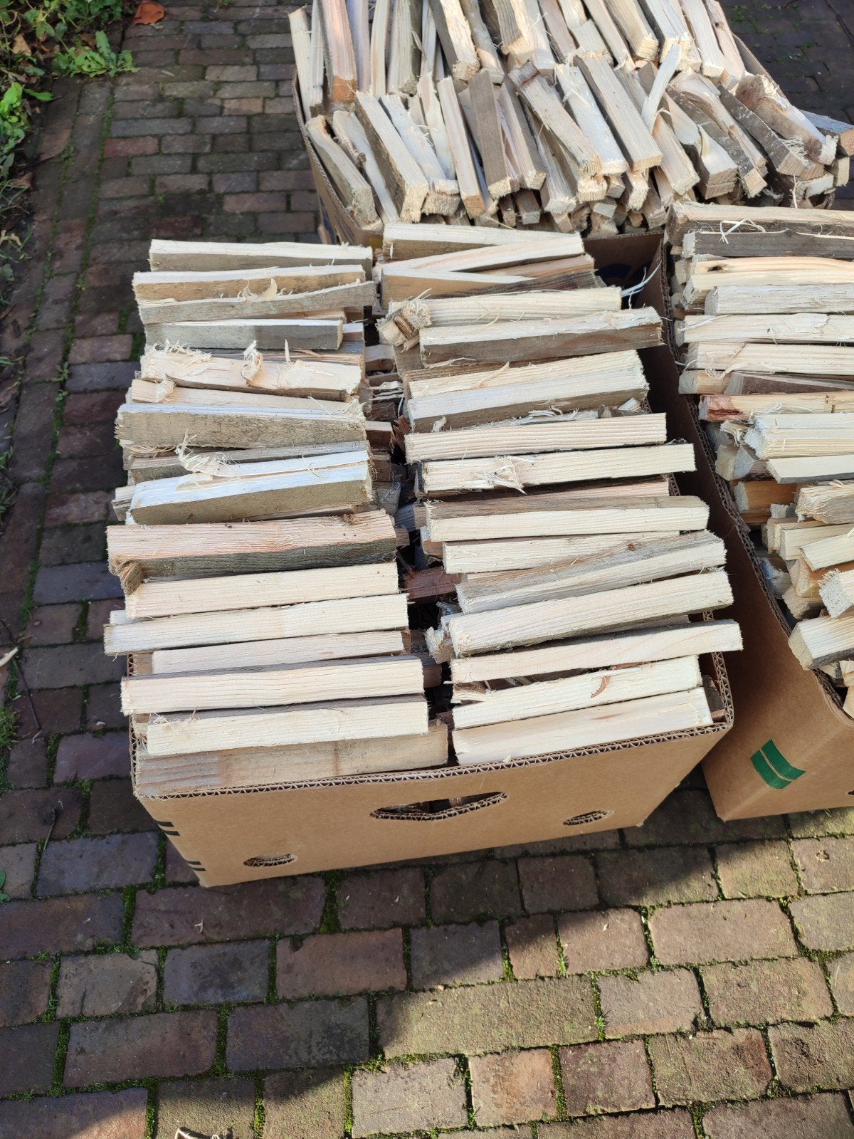 Aanmaakhout brandhout, Ophalen