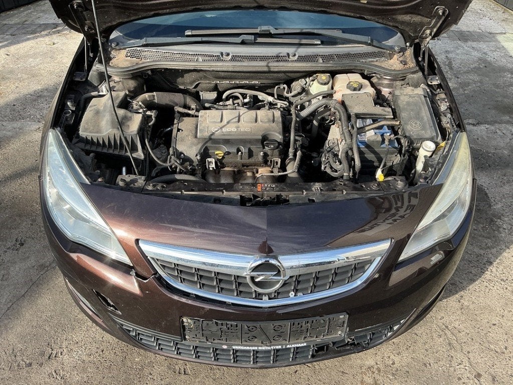 KATALYSATOR SPRUITSTUK Opel Astra J (PC6 / PD6 / PE6 / PF6), Gebruikt, Opel, Opel Automobile GmbH, Kontakt-opel@opel.com