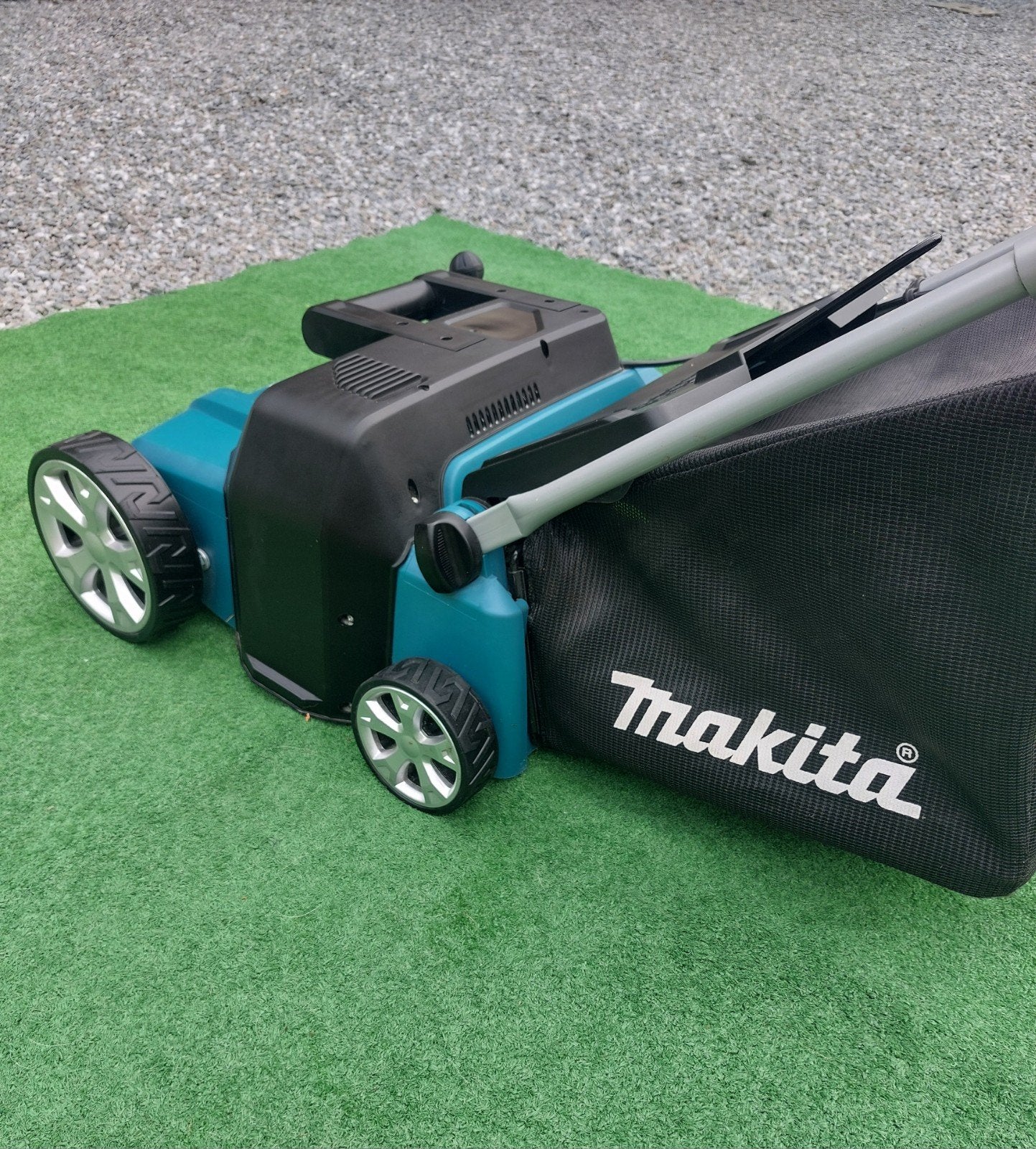 vertikuteermachine vertikuteerder Makita UV3600 nieuwe staat, Tuin en Terras, Ophalen, Zo goed als nieuw, Elektrisch, Makita