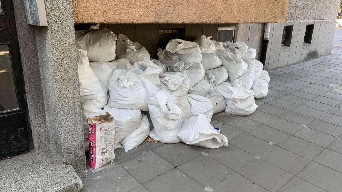 ENLÈVEMENT DE DÉCHETS ET D’ENCOMBRANTS EN BELGIQUE, Enlèvement ou Envoi, Comme neuf