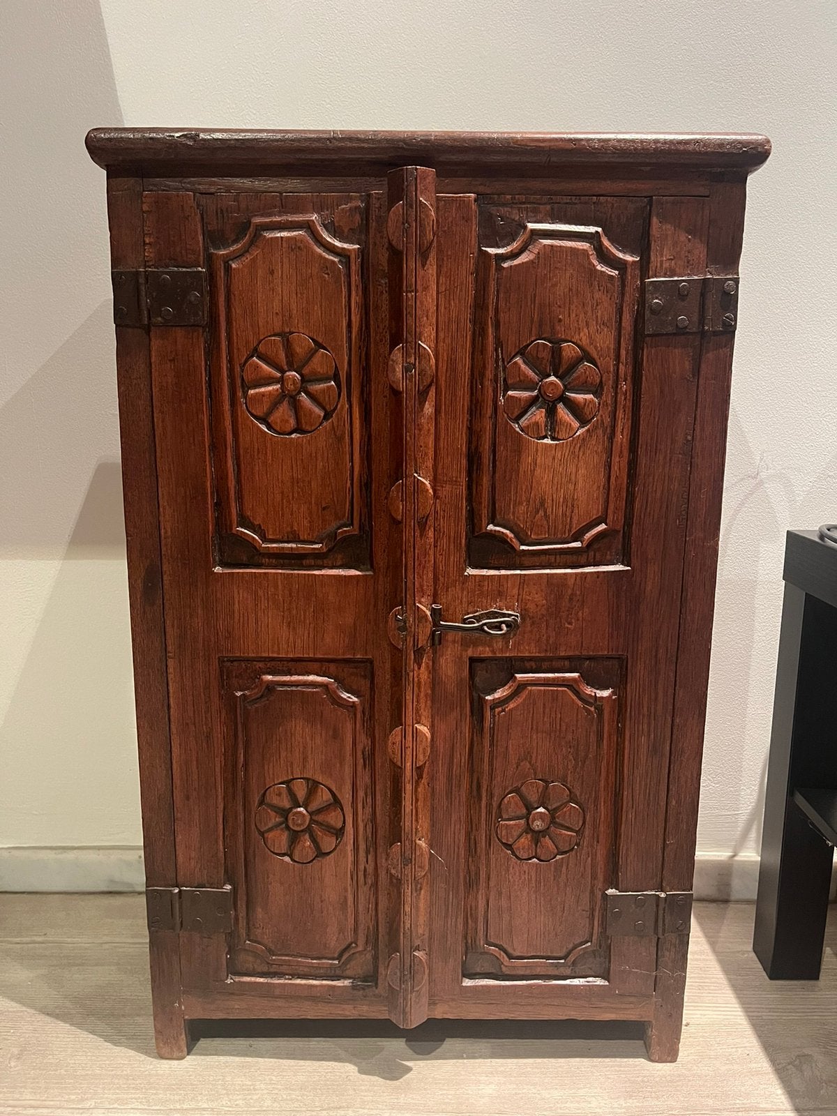 Armoire style ancien en bois, Enlèvement