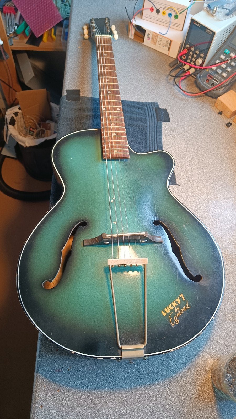 Egmond Lucky 7, Muziek en Instrumenten, Ophalen, Gebruikt, Hollow body, Overige merken