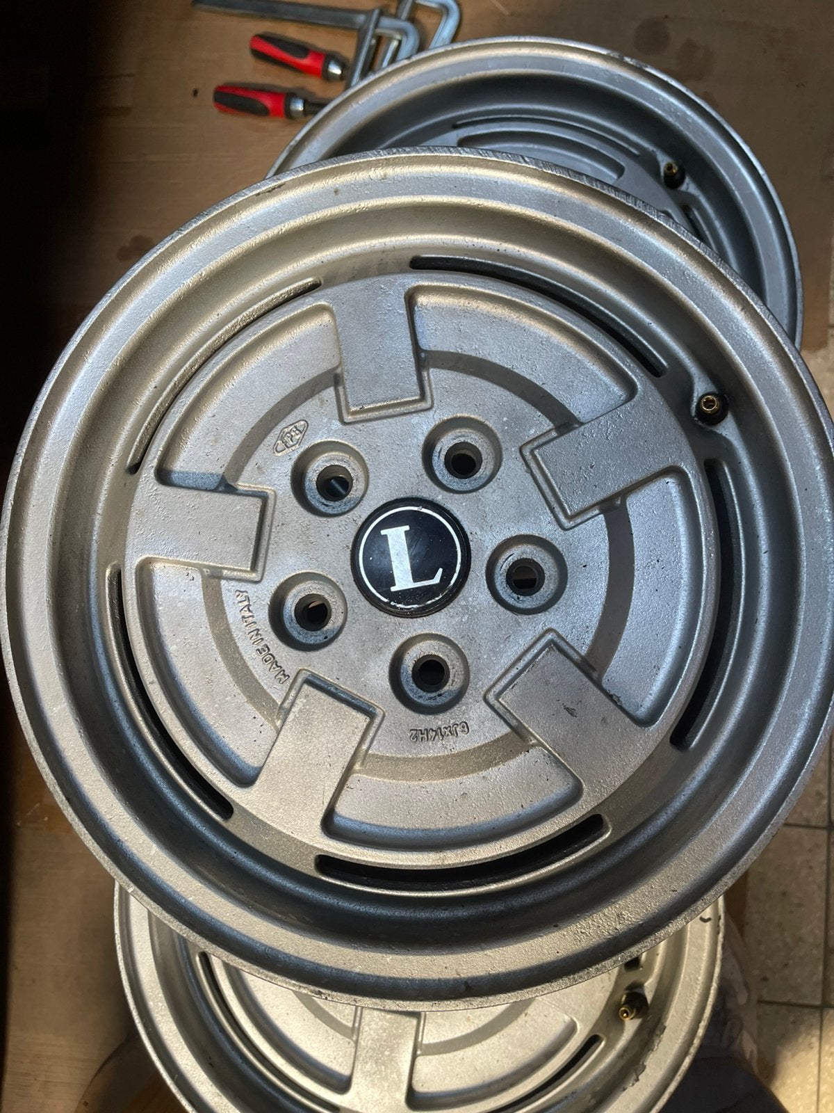 Lancia velgen, Ophalen