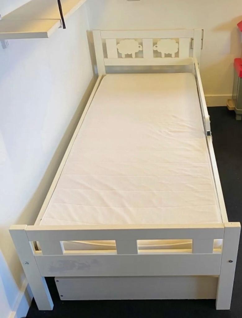 lit enfant blanc  (ikea), Enlèvement, Autres dimensions, Ikea, 70 cm ou moins