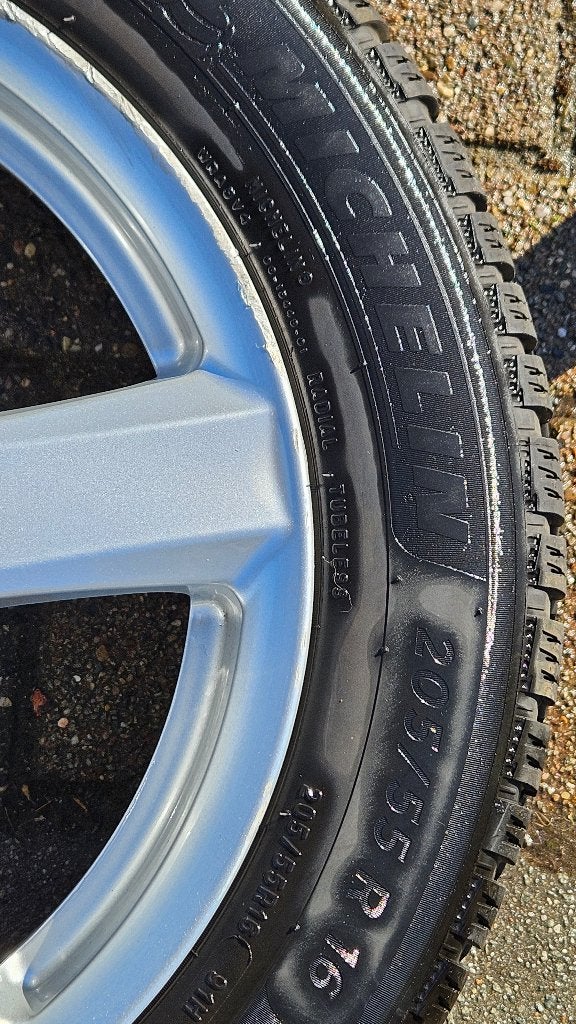 Winterbanden Michelin 205/55/R16 Alpin 6, Auto-onderdelen, Ophalen, Gebruikt, 16 inch, Banden en Velgen