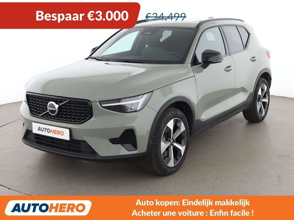 Volvo XC40 2.0 B3 Mild-Hybrid Plus Dark 2WD (bj 2025), Gebruikt, 1688 kg, 120 kW, 151 g/km