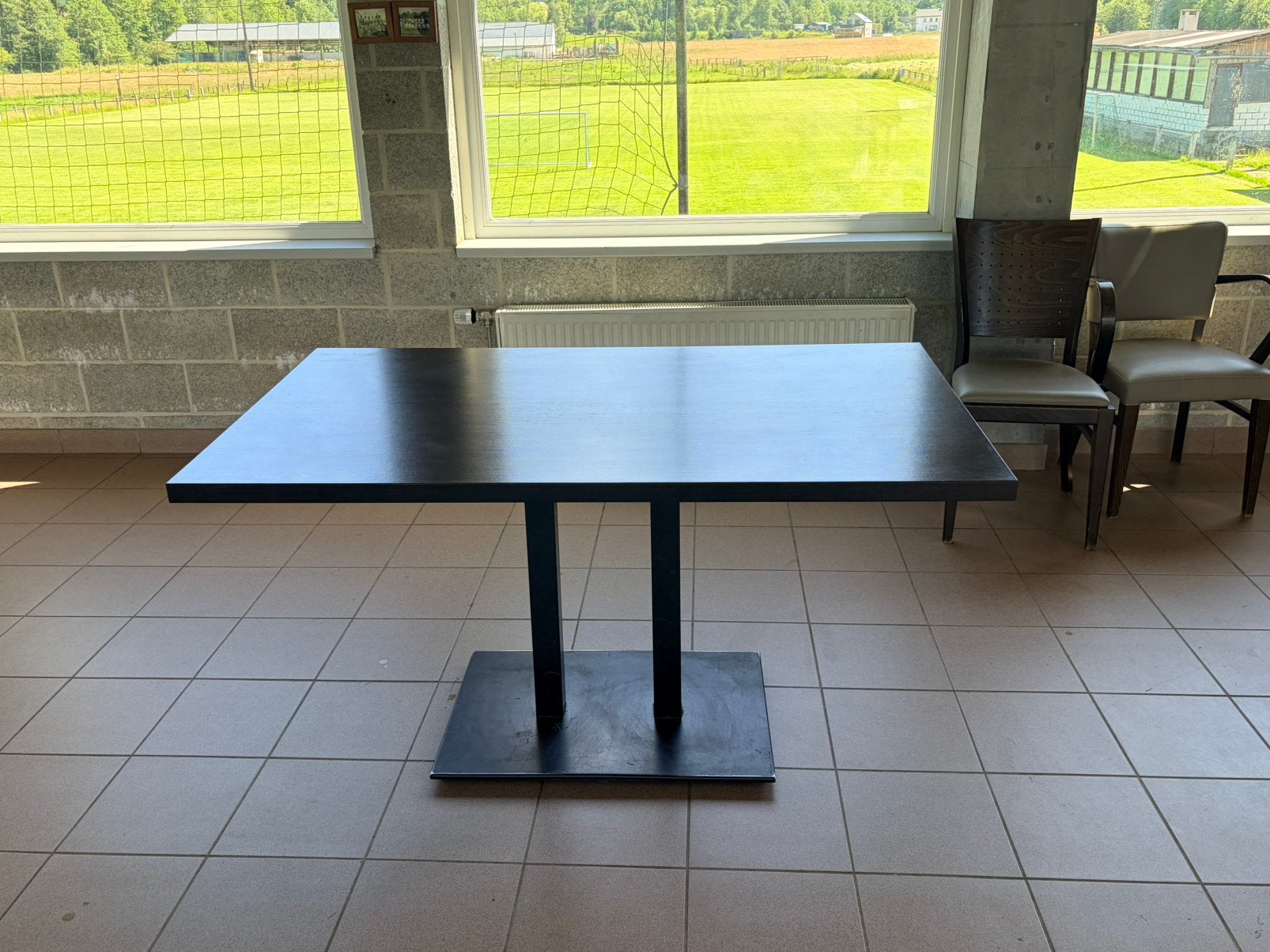 Tables de restaurant solide et design 140x80, 4personnes (11, Enlèvement, Comme neuf