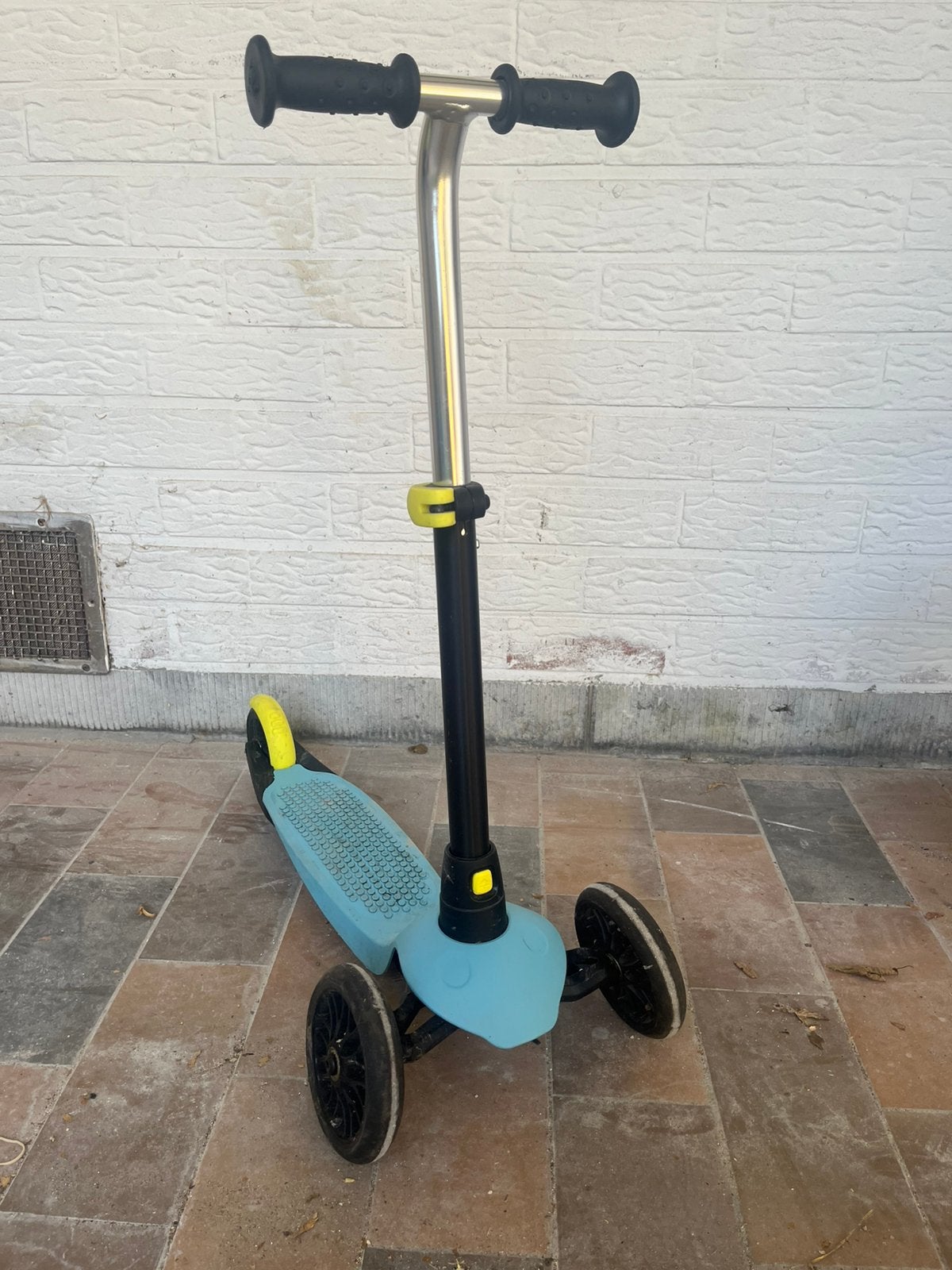 Stepje met 2 voorwielen van oxelo, Enlèvement, Comme neuf