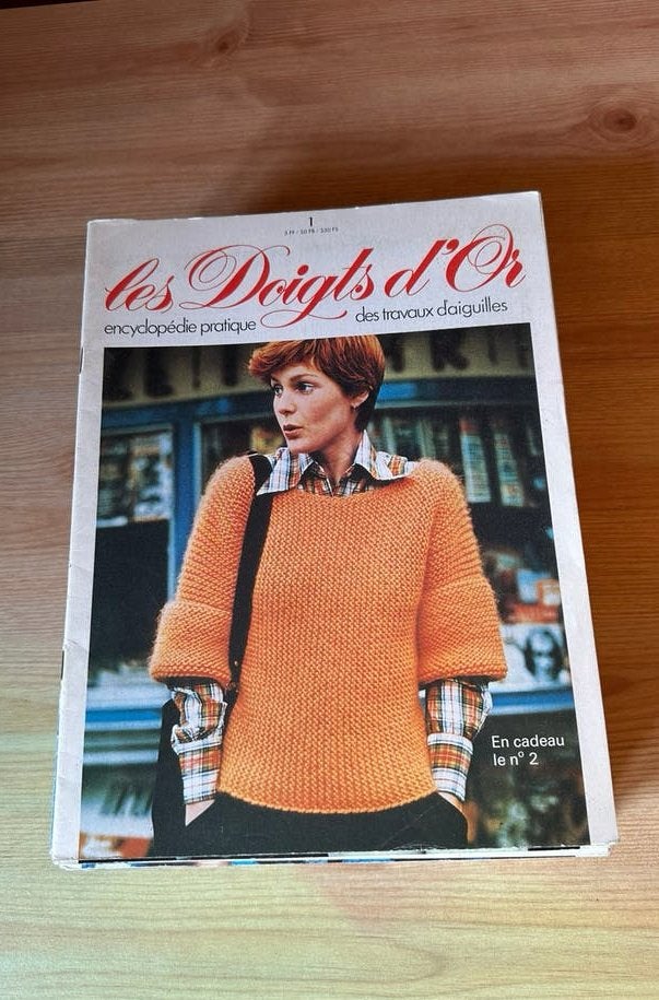 LES DOIGTS D'OR - ENCYCLOPEDIE 1976 VINTAGE, Enlèvement, Comme neuf, Magazine féminins