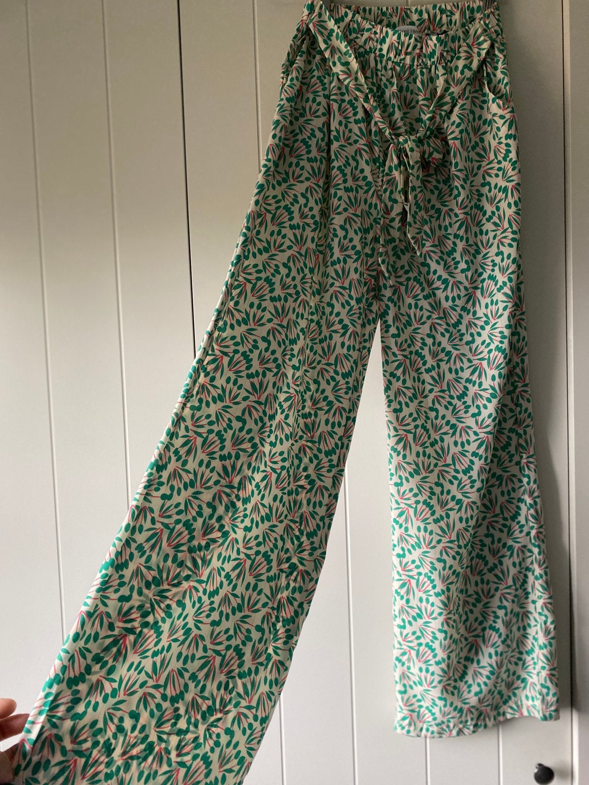 Broek maat smal/ medium, Kleding | Dames, Broeken en Pantalons, Meerkleurig, Ophalen of Verzenden, Zo goed als nieuw, Maat 36 (S)