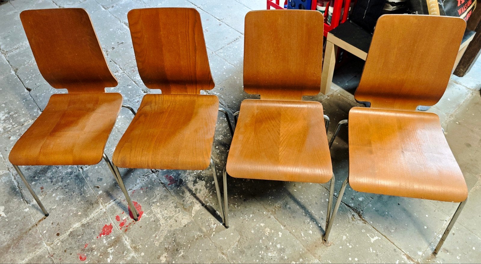 4 mooie stoelen, Ophalen