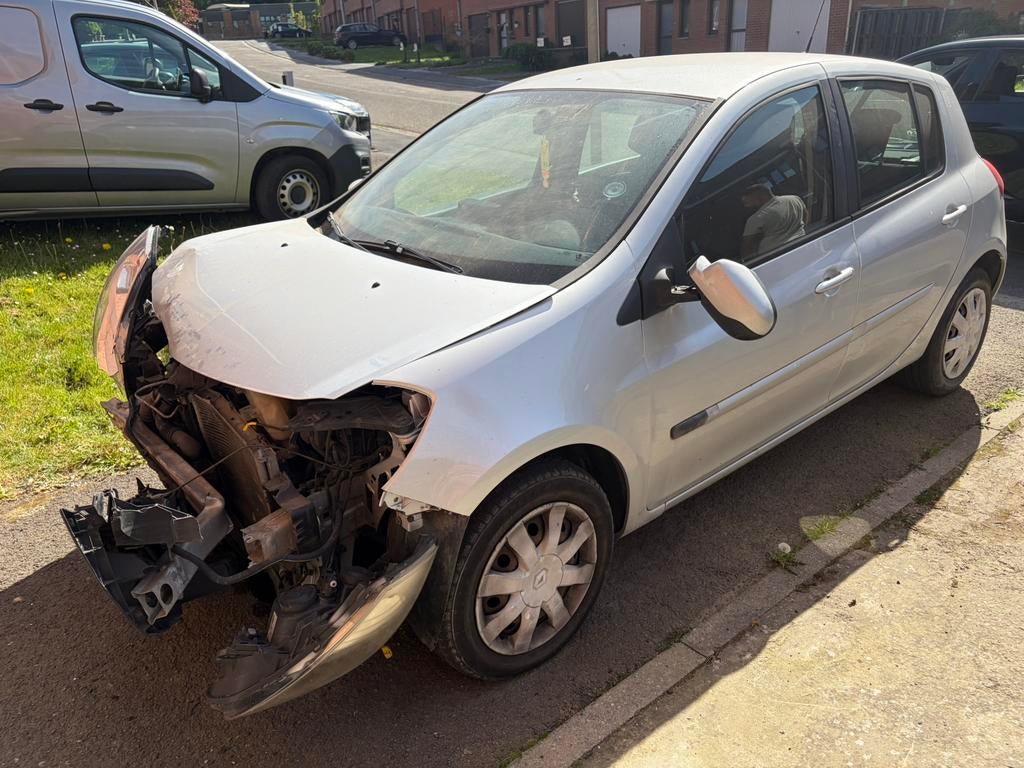 Renaul clio 2012 1.5 dci accidenté, Autos, Renault, Achat, Boîte manuelle, Diesel, 1500 cm³