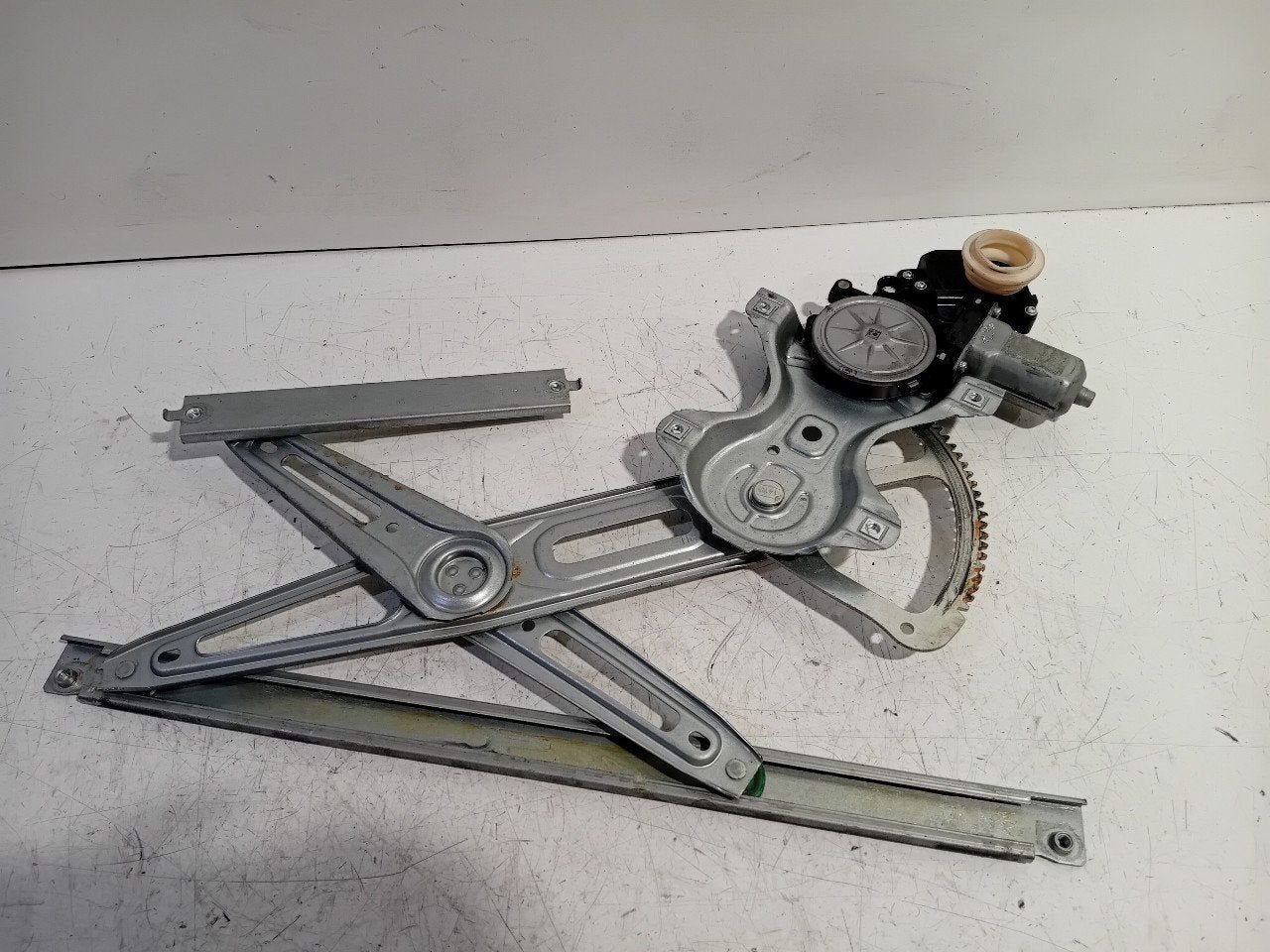 Raammechaniek elektrisch rechts voor Toyota Avensis, Onderdelen@venauto.nl, Van der Ven Autorecycling B.V., Ettenseweg 76, 4706 PB Roosendaal, The Netherlands