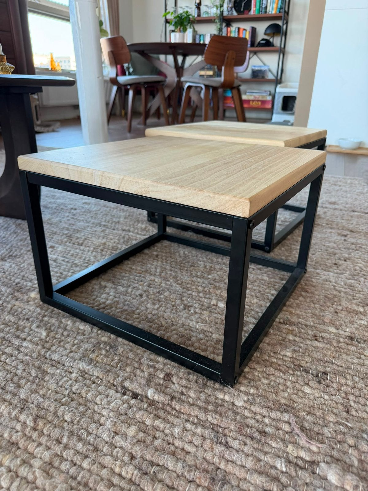 2 bijzettafels, hout/metaal (B40cm x D40cm x H28 cm), Huis en Inrichting, Tafels | Salontafels, Ophalen, Minder dan 50 cm, Modern, industrieel