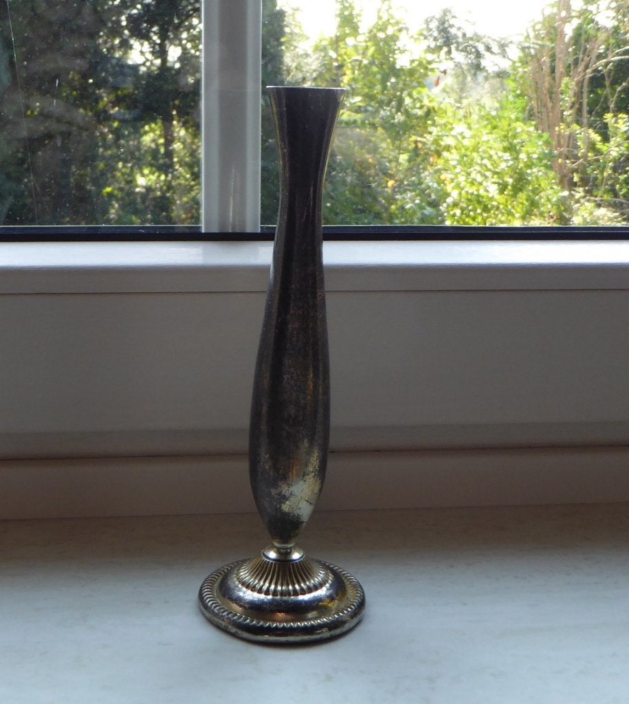 Vase ancien en métal argenté, Enlèvement