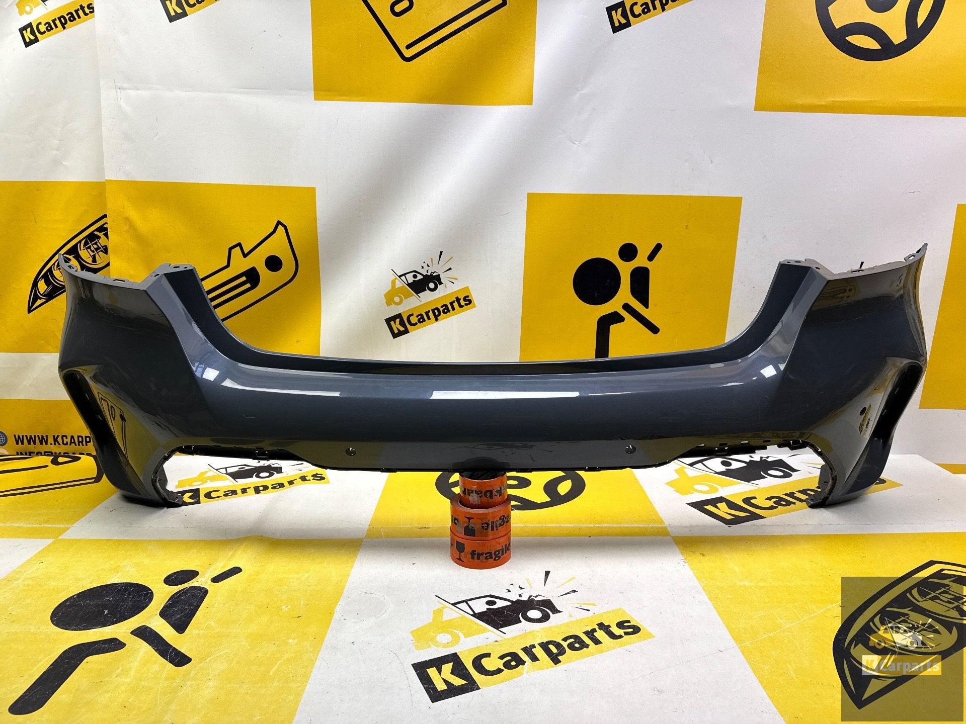 Bmw 1 serie f40 achterbumper M Pakket Bumper 6XPDC, Petuelring 130
80788  Munich, DE, Gebruikt, Info@bmw.de, Achter