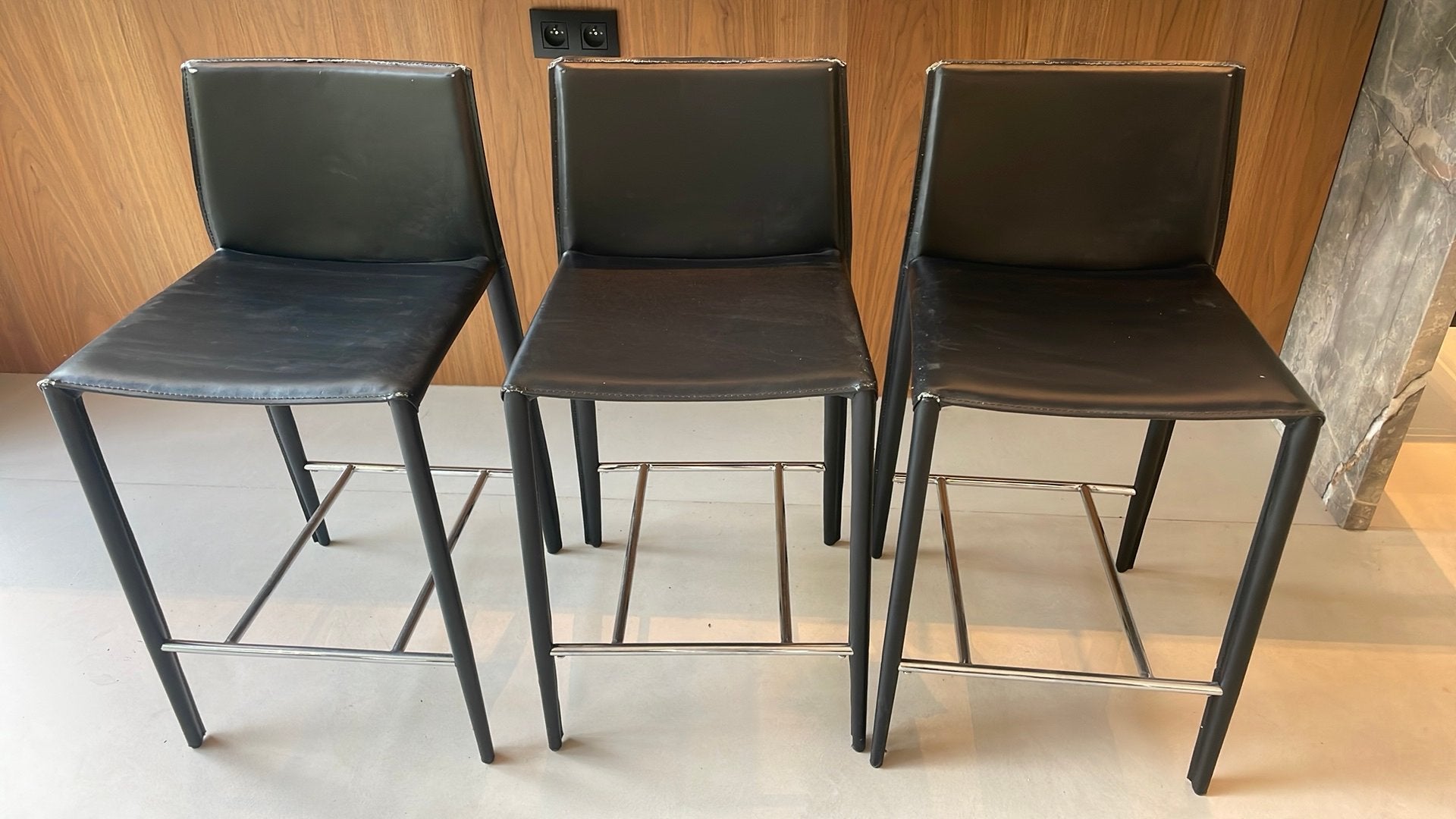 3 zwart lederen barkrukken - gratis, Ophalen, Gebruikt, Met voetsteun, 60 tot 90 cm