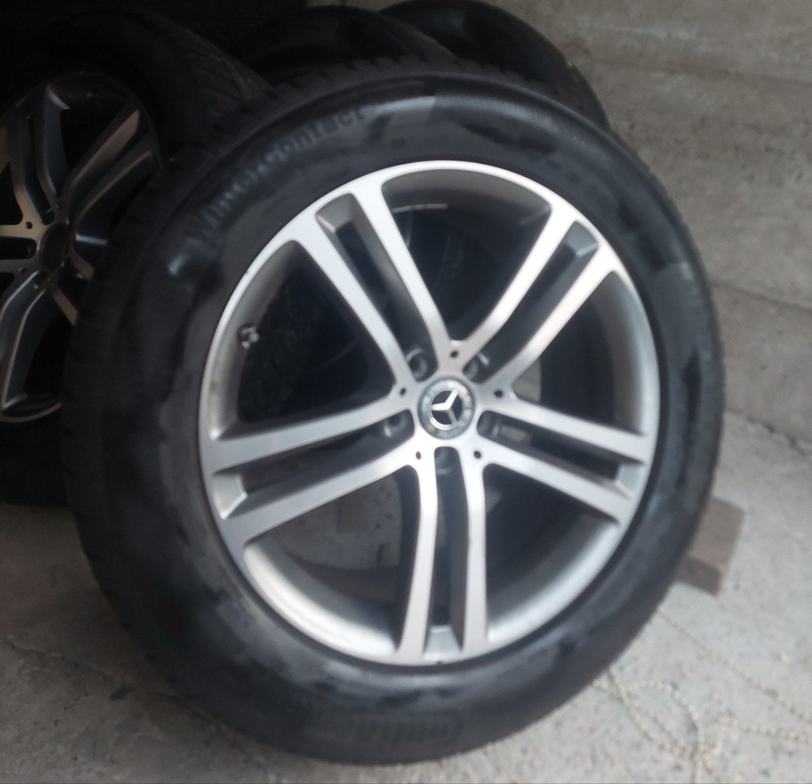 Original Mercedes GLE 275 50 20 avec pneus hiver, Autos : Pièces & Accessoires, Pneus & Jantes, Enlèvement, 20 pouces, 275 mm