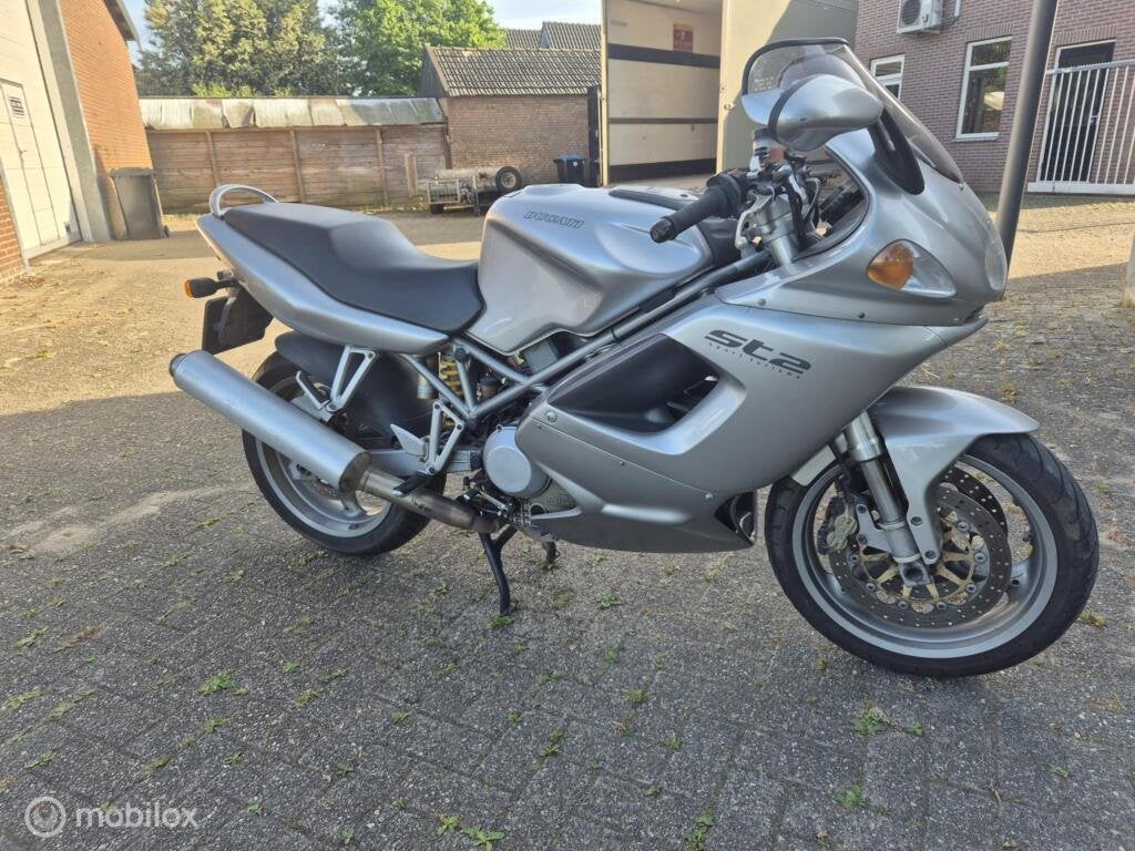 Motorblok kuipdelen kuipwerk spiegels tank enz ST2 ST3 ST4, Gebruikt, Factorystore.service@ducati.com, Ophalen of Verzenden, Via Antonio Cavalieri Ducati, 74/5, 74/6, 40132 Bologna BO