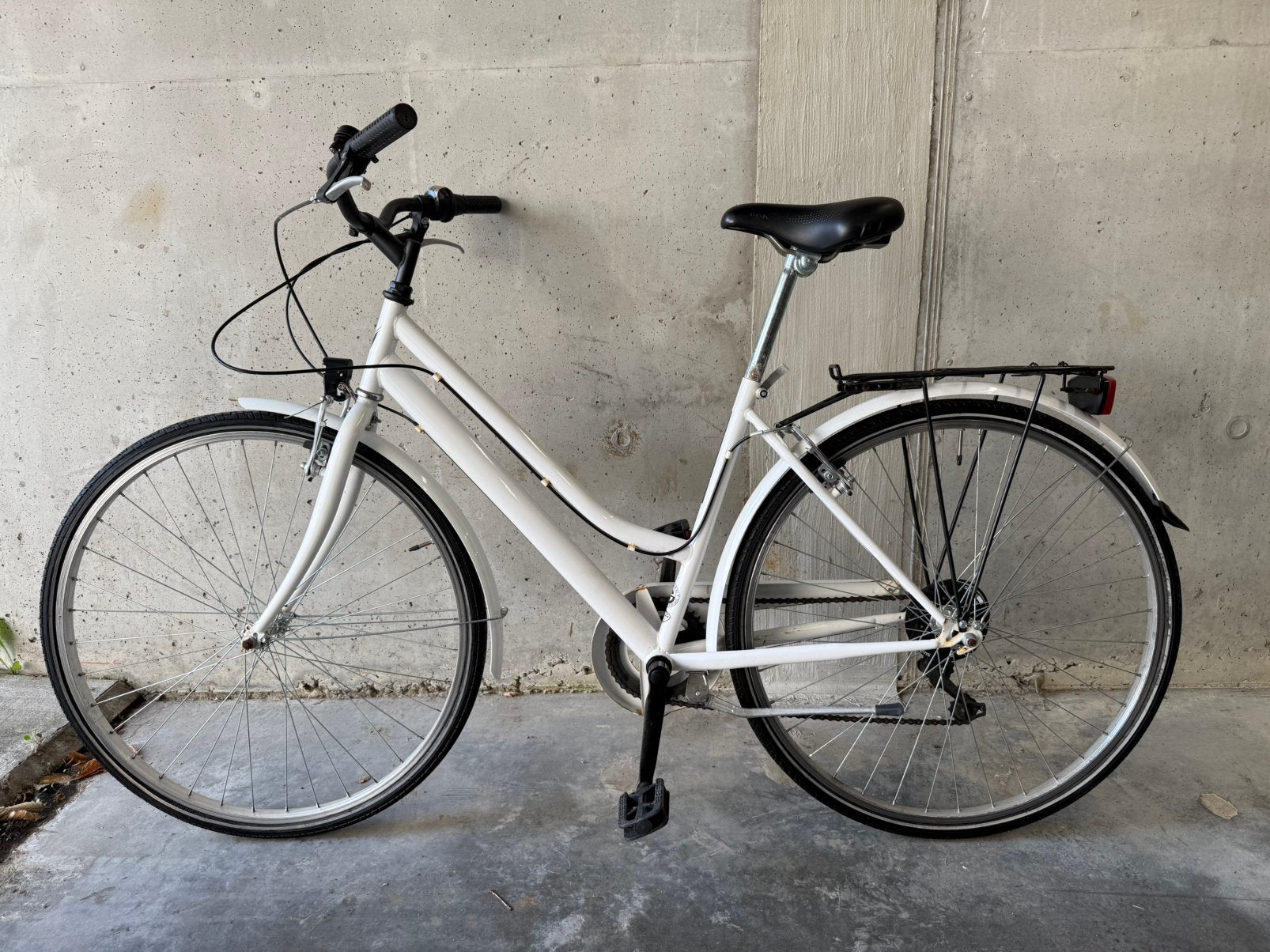 Vélo de ville MBN 28 pouces - Excellent état, Enlèvement, Comme neuf, Vitesses