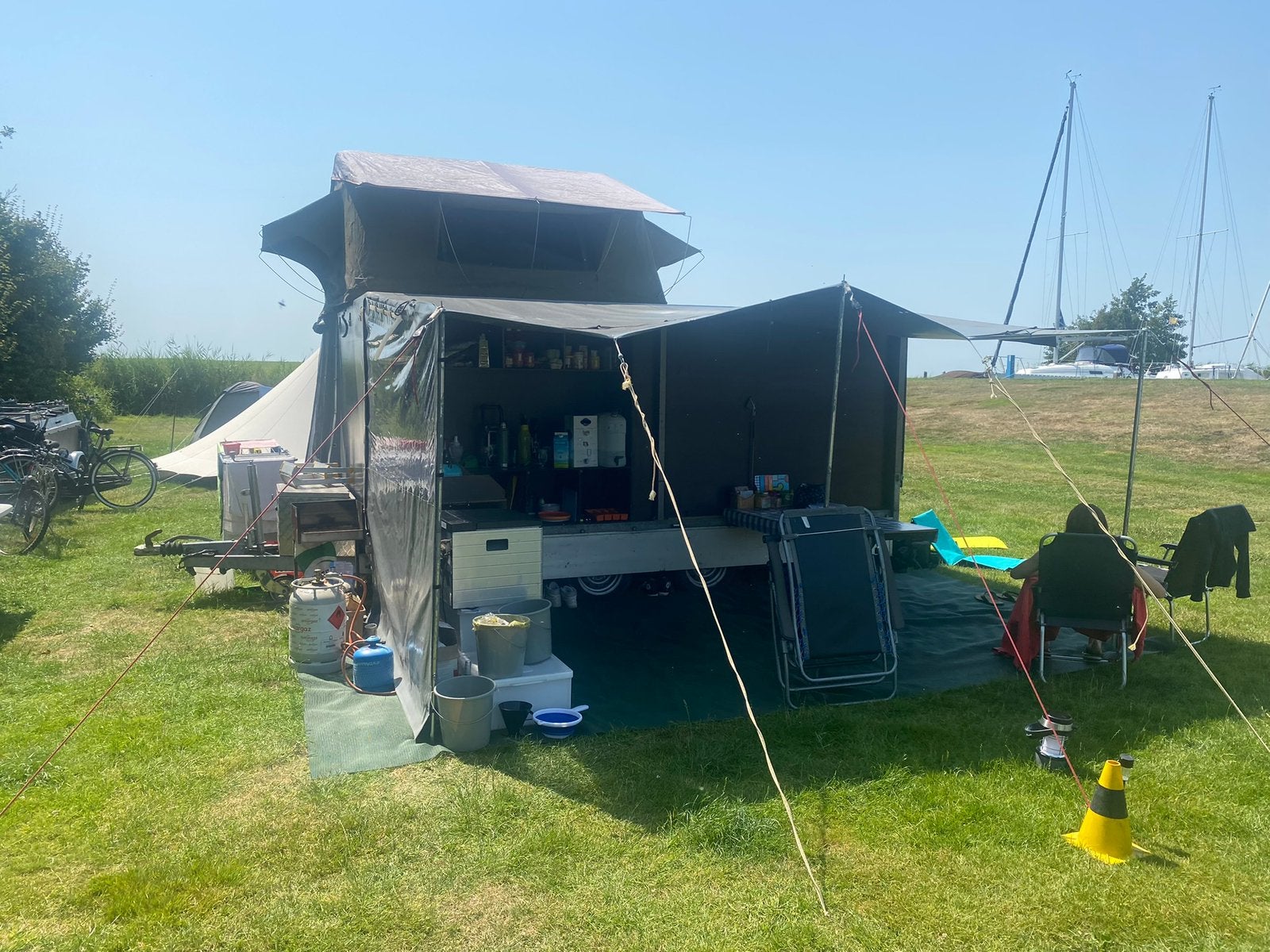 Daktent, glamping gebouwd op een aanhanger, Auto diversen, Ophalen, Gebruikt