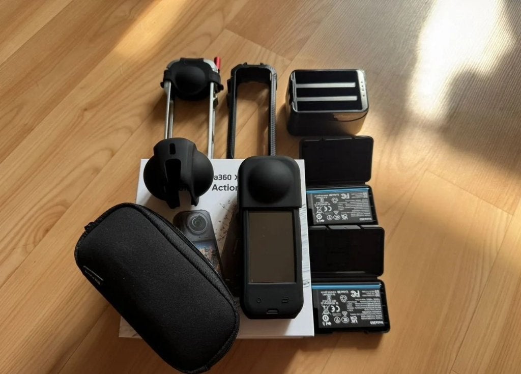 Insta360 X5 + de nombreux accessoires (comme neufs), TV, Hi-fi & Vidéo, Enlèvement ou Envoi, Comme neuf