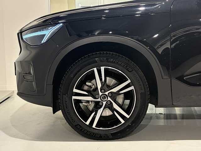 Volvo XC40 B3 Plus Mild hybrid Dark Plus, Automaat, Euro 6, 1969 cc, Zwart