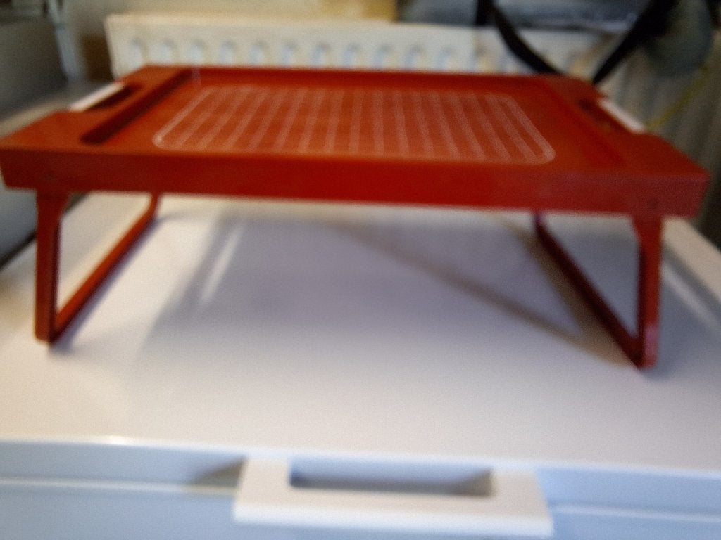 Tafeltje op bed voor zieken, Diversen, Verpleegmiddelen, Ophalen, Zo goed als nieuw