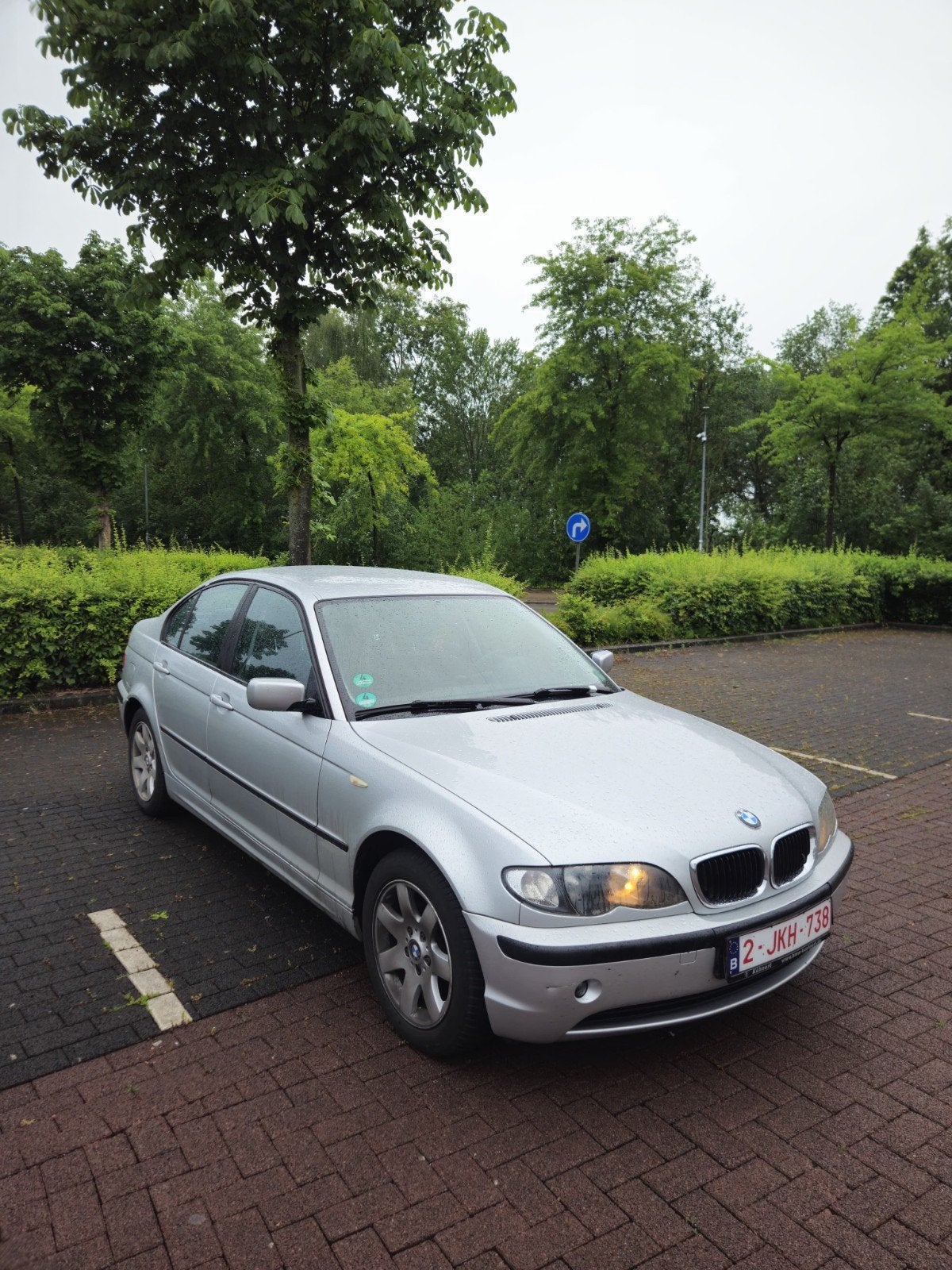 Très belle Bmw 318i berline automatique 2003, Argent ou Gris, Achat, Carnet d'entretien, Noir