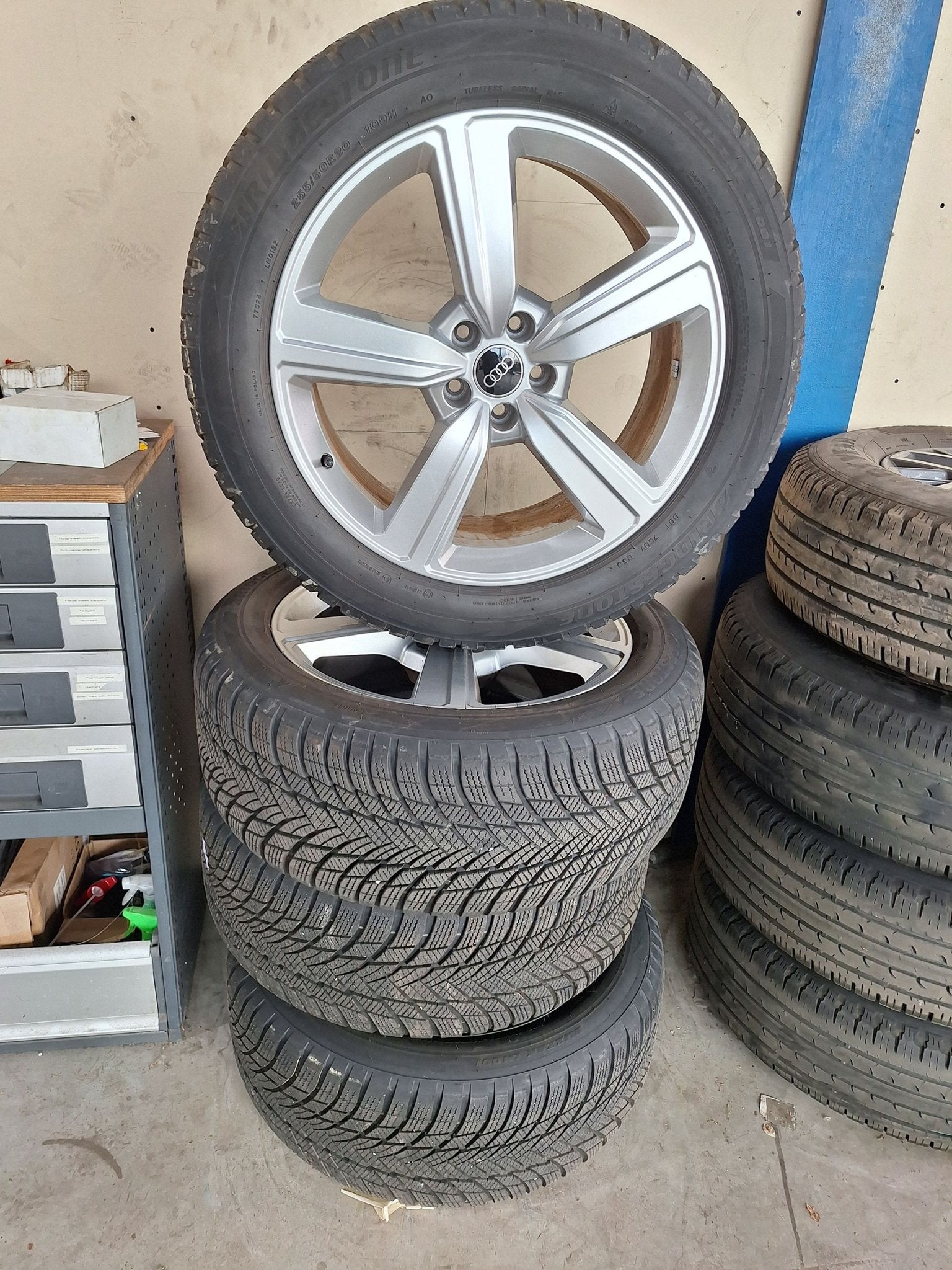 Audi E-Tron Winterset 20 Inch Origineel, Autos : Pièces & Accessoires, Pneus & Jantes, Pneus et Jantes, Pneus hiver, 255 mm, -