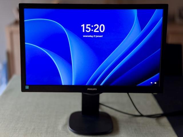Philips 24 inch monitor, Computers en Software, Monitoren, Ophalen, Philips, Gebruikt, In hoogte verstelbaar