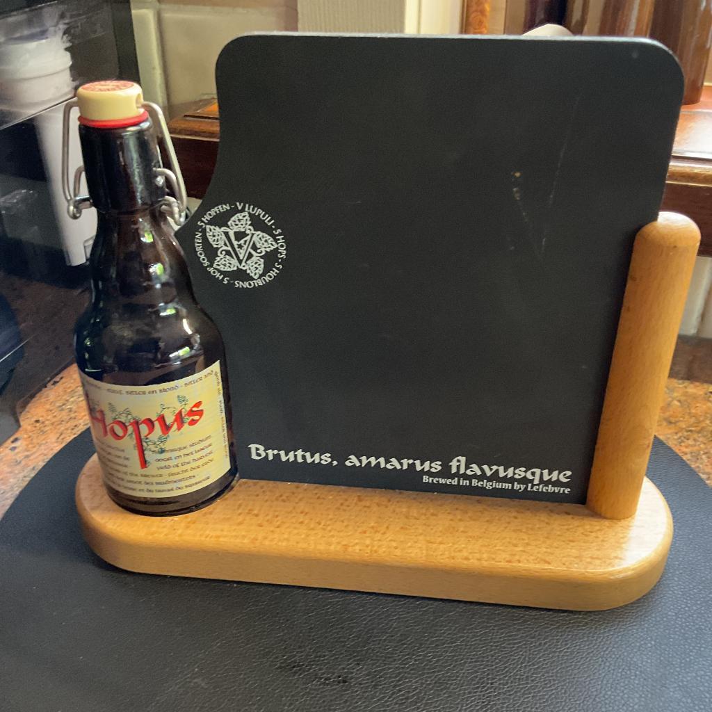Bier, standaard met krijtbordje , mooi in de mancave, Enlèvement ou Envoi