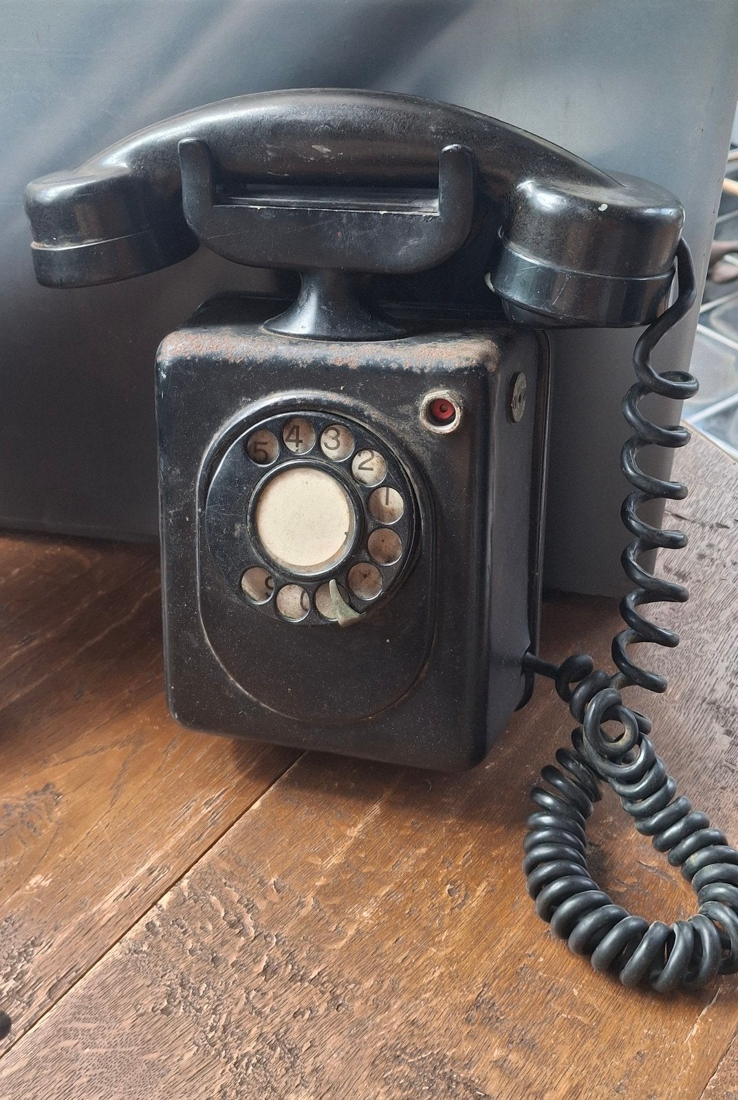 Vintage draischijftelefoon, Ophalen