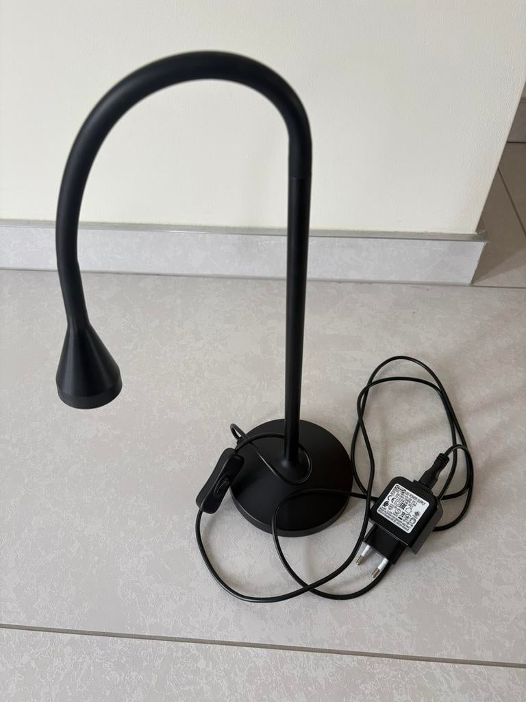 Zwarte led bureaulamp Ikea, Ophalen of Verzenden, Zo goed als nieuw, 50 tot 75 cm