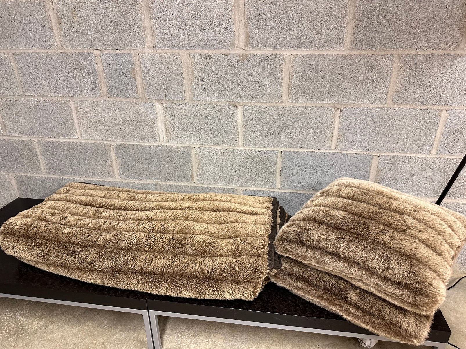 2 coussins et un grand plaid, Enlèvement, Utilisé