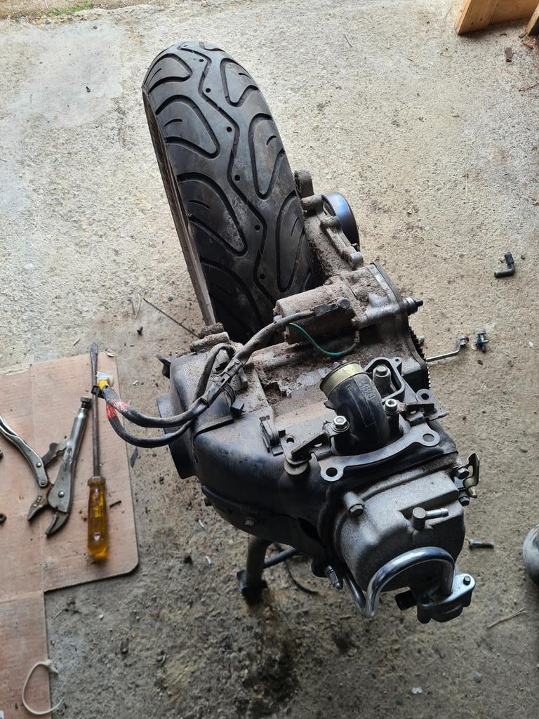 Bloc moteur 4 temps Kymco 50cc en bon état, Enlèvement ou Envoi