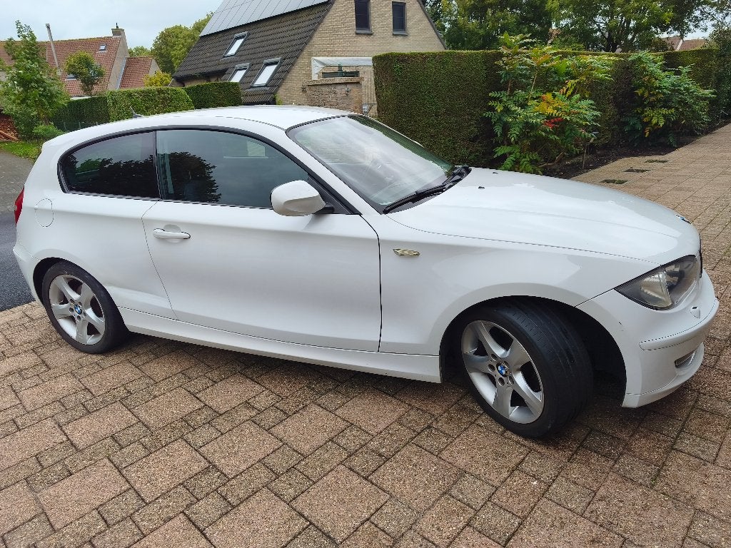 BMW serie 1, Autos, 90 kW, Euro 5, Achat, 1200 kg