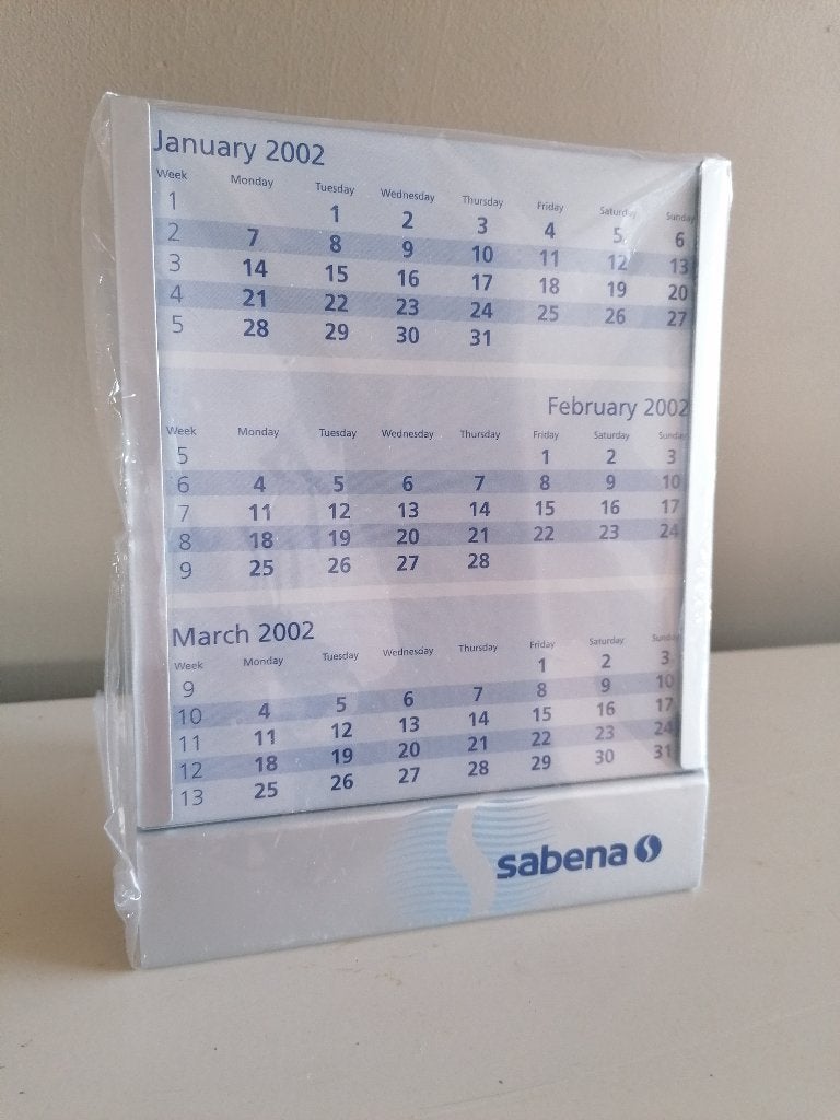 Sabena Bureaukalender Fotokader (2002-2003) Aluminium Nieuw, Verzamelen, Sabenasouvenirs, Verzenden, Nieuw, Gevuld