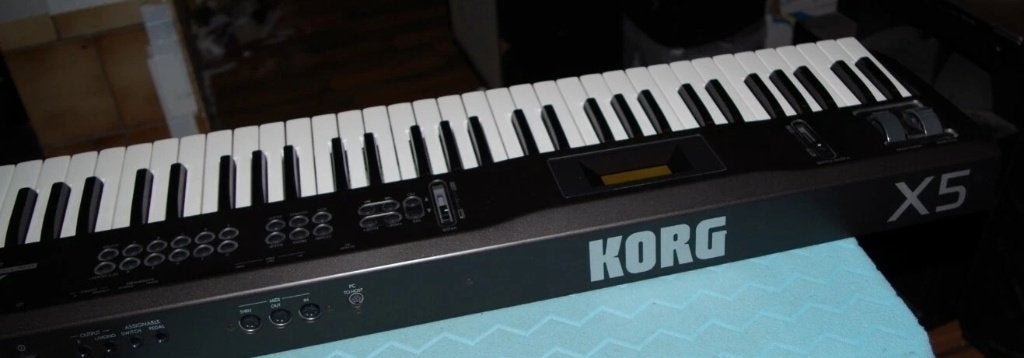 Poids plume... gros sons, Enlèvement, Utilisé, 61 touches, Korg