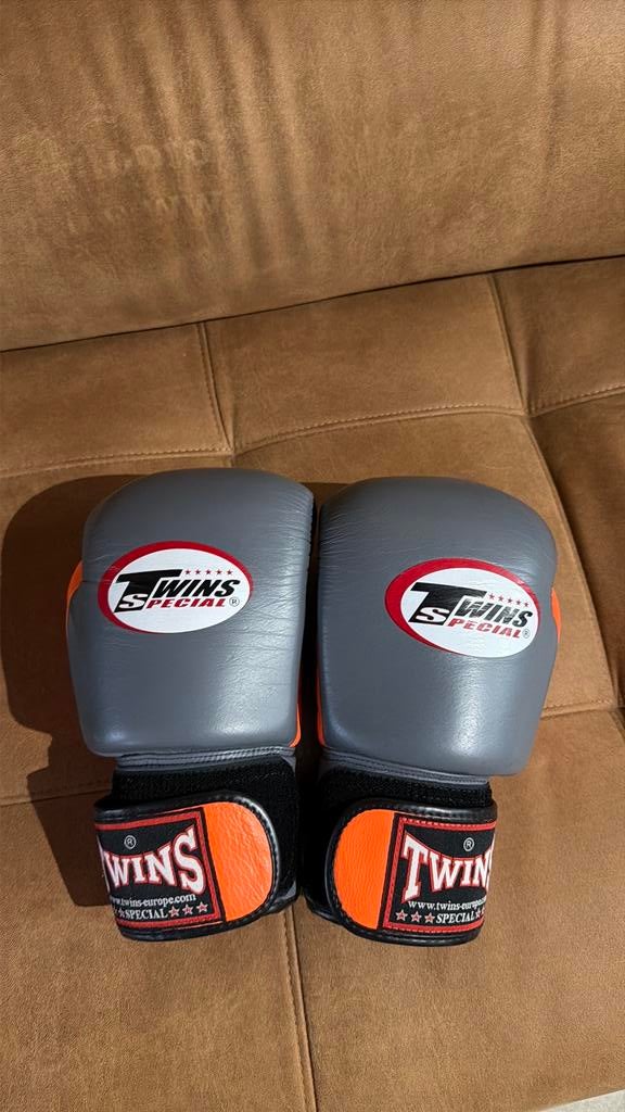 Twins boks handschoenen, Ophalen, Zo goed als nieuw