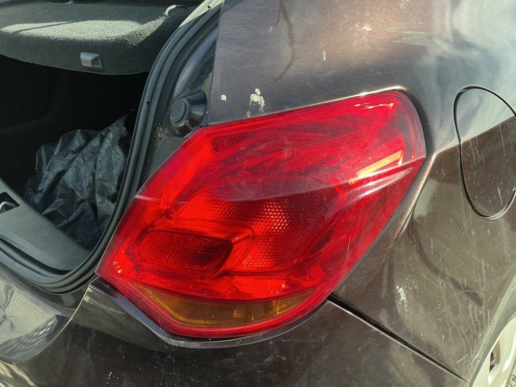 FEU ARRIÈRE DROIT Opel Astra J (PC6 / PD6 / PE6 / PF6), Autos : Pièces & Accessoires, Opel, Opel Automobile GmbH, Utilisé, Kontakt-opel@opel.com