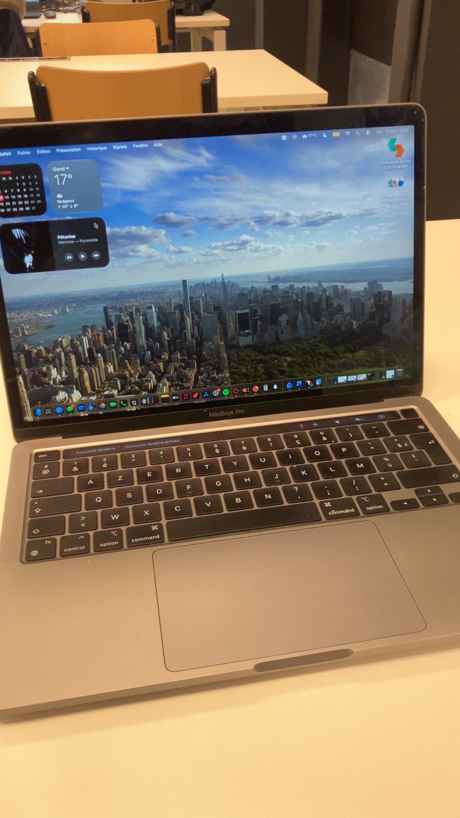 Macbook pro 2020 M1, Computers en Software, Ophalen, Zo goed als nieuw, MacBook